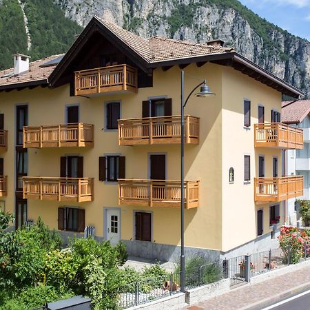 Appartamenti Aquilone Fai della Paganella Luaran gambar